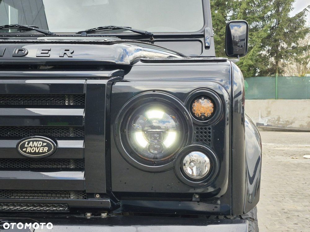 Land Rover Defender 2.2 TD4 E - 13