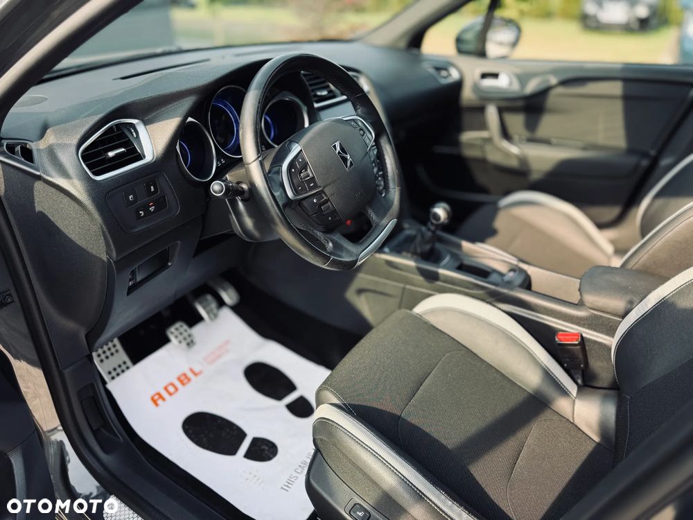 Citroën DS4 HDi 115 SoChic - 13