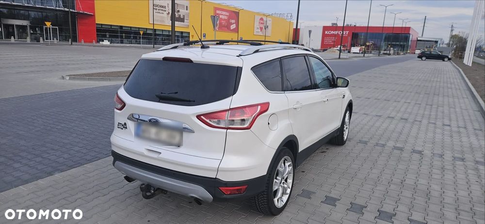 Ford Escape 2.0 EcoBoost AWD Titanium - 4