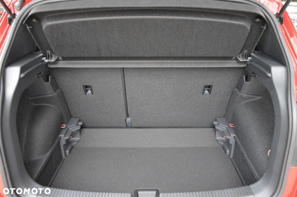 Volkswagen T-Cross 1.0 TSI R-Line Plus DSG - 29