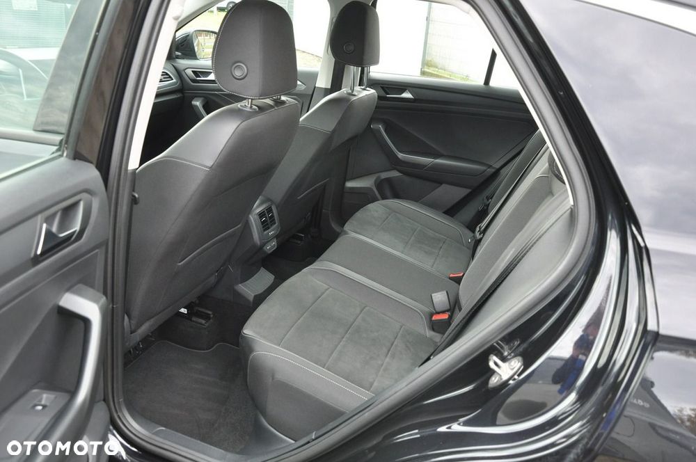 Volkswagen T-Roc - 26