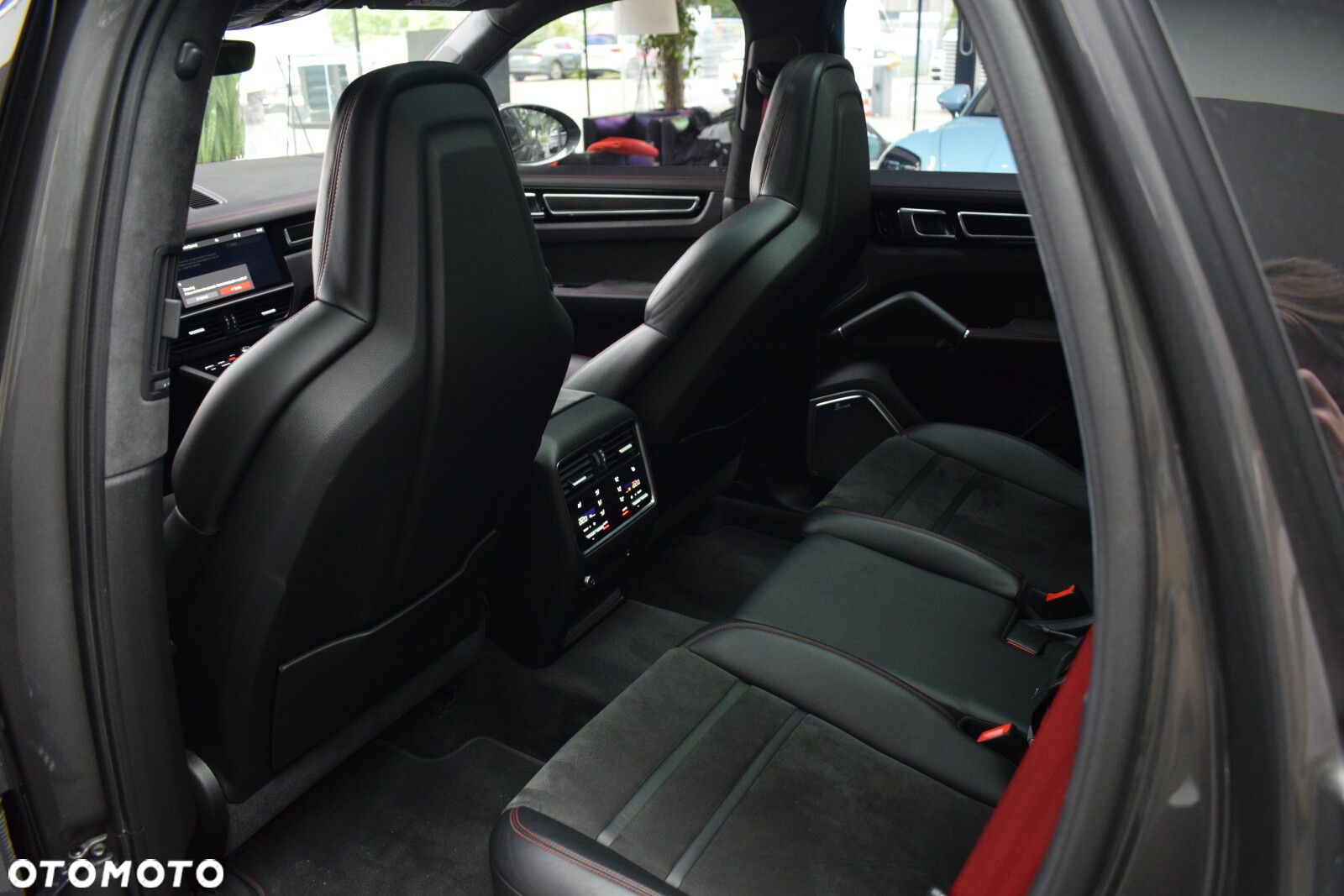 Porsche Cayenne GTS - 18