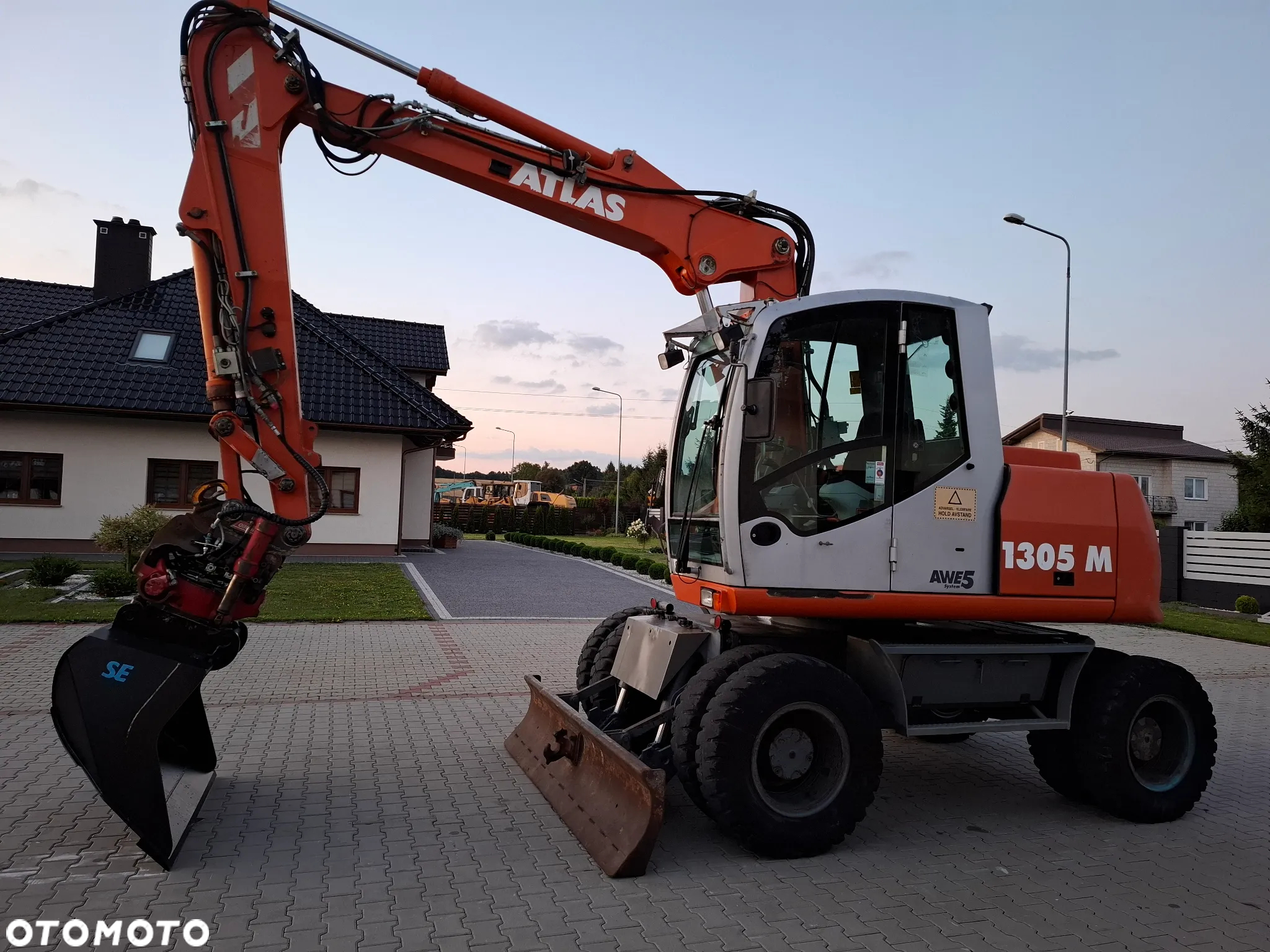 Atlas 1305 ROTOTILT - 9