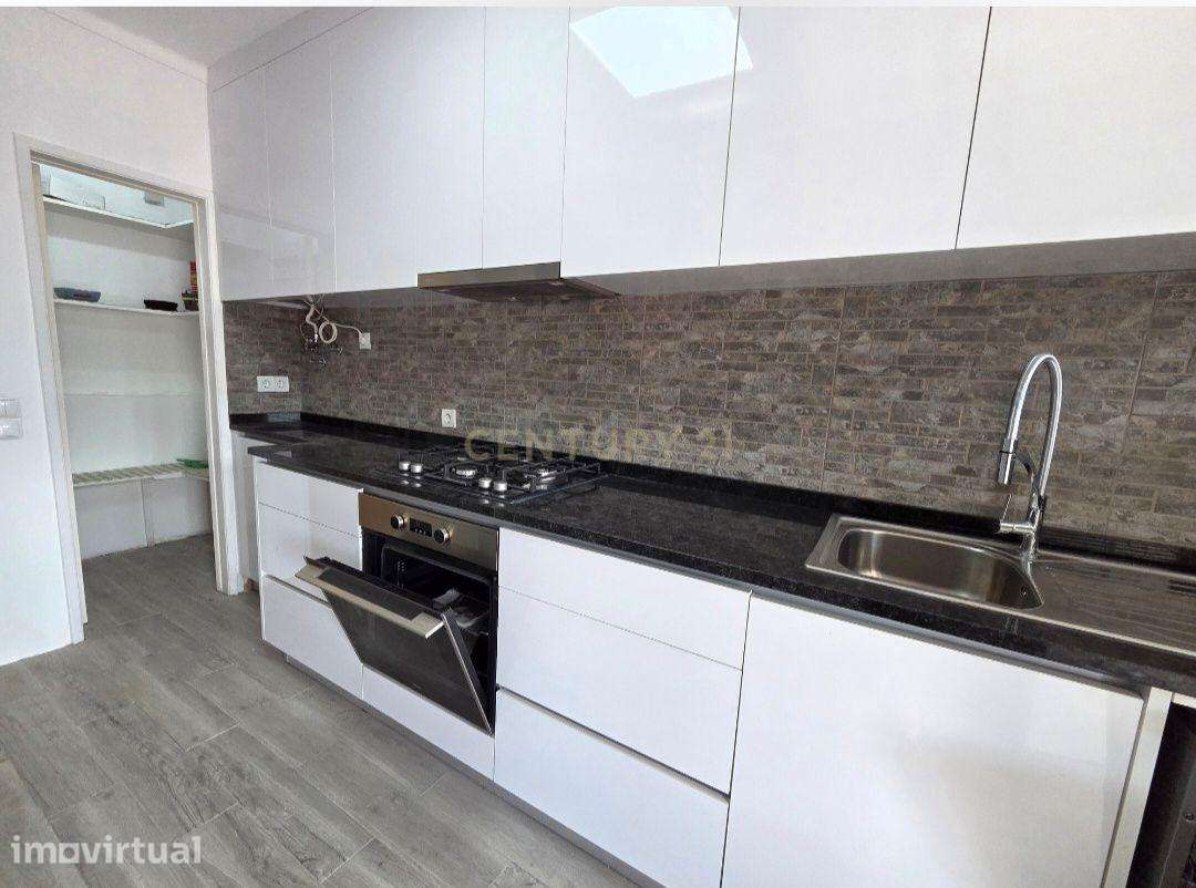 Apartamento T3 Renovado na Parede - Grande imagem: 2/18
