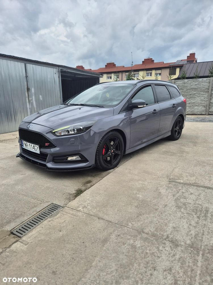 Ford Focus - 1