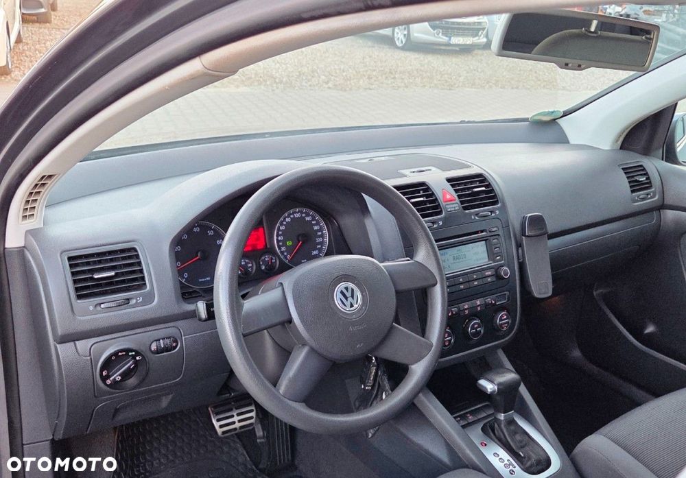Volkswagen Golf - 6