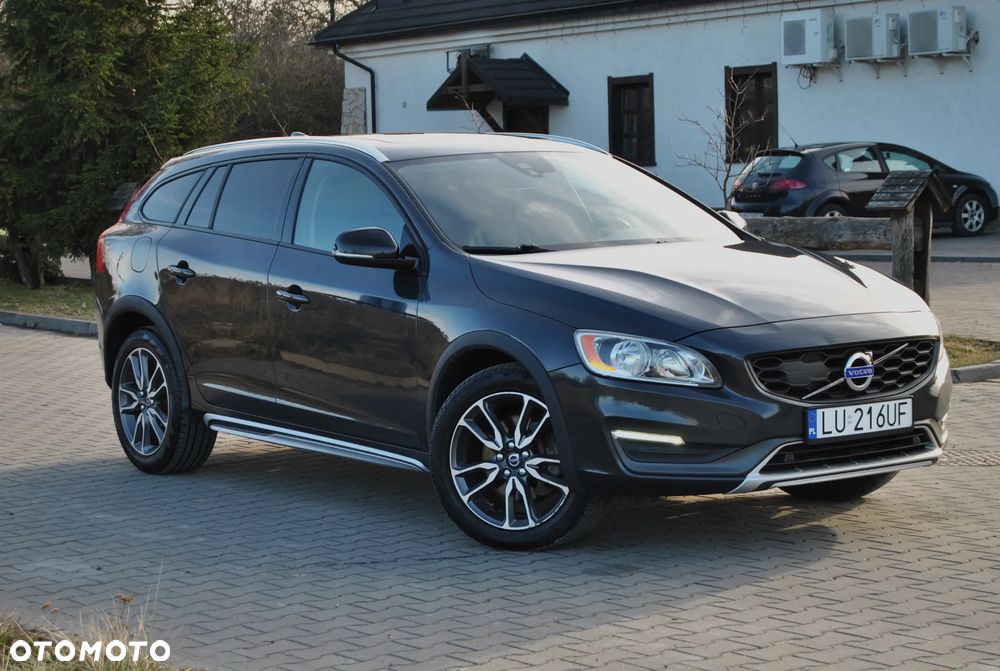 Volvo V60 Cross Country T5 AWD Summum - 2