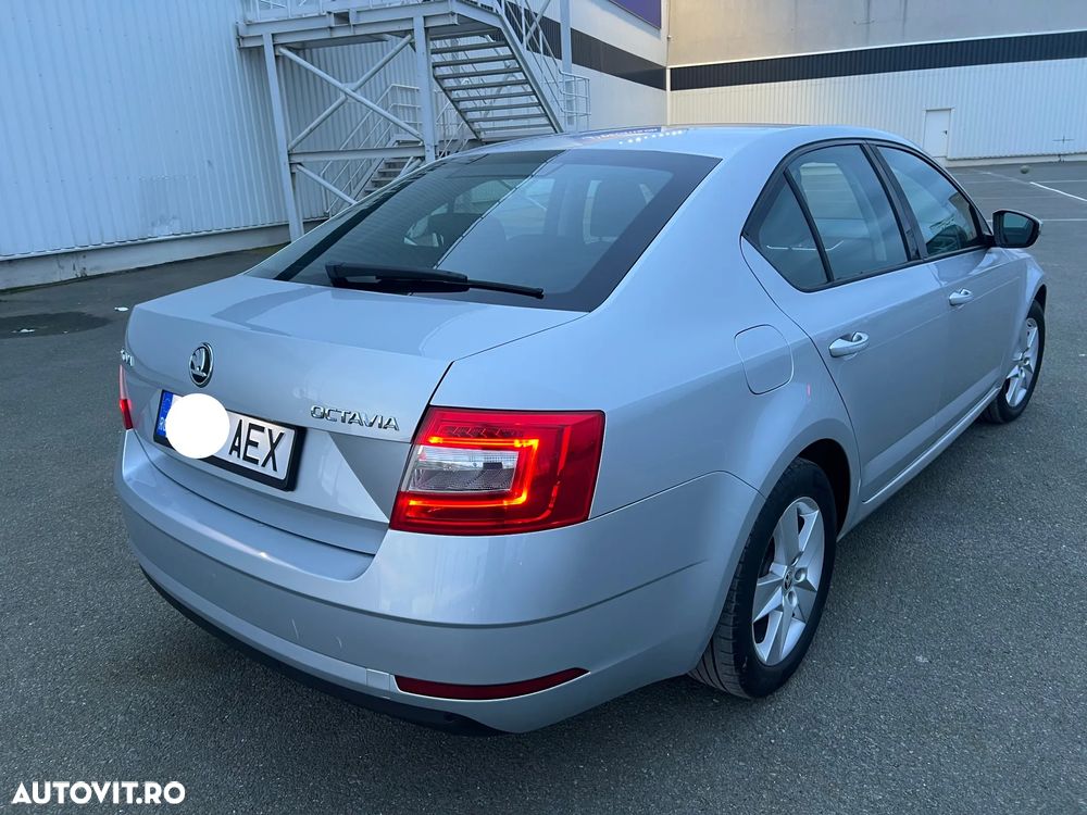 Skoda Octavia 1.6 TDI Style - 4