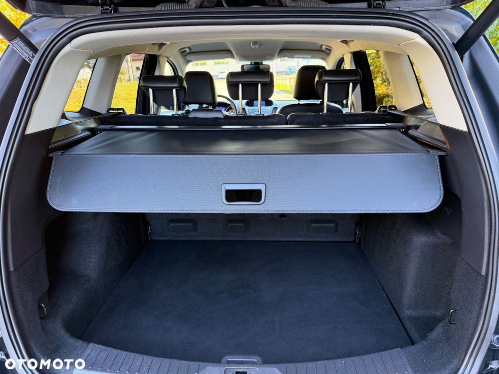 Ford Kuga - 28
