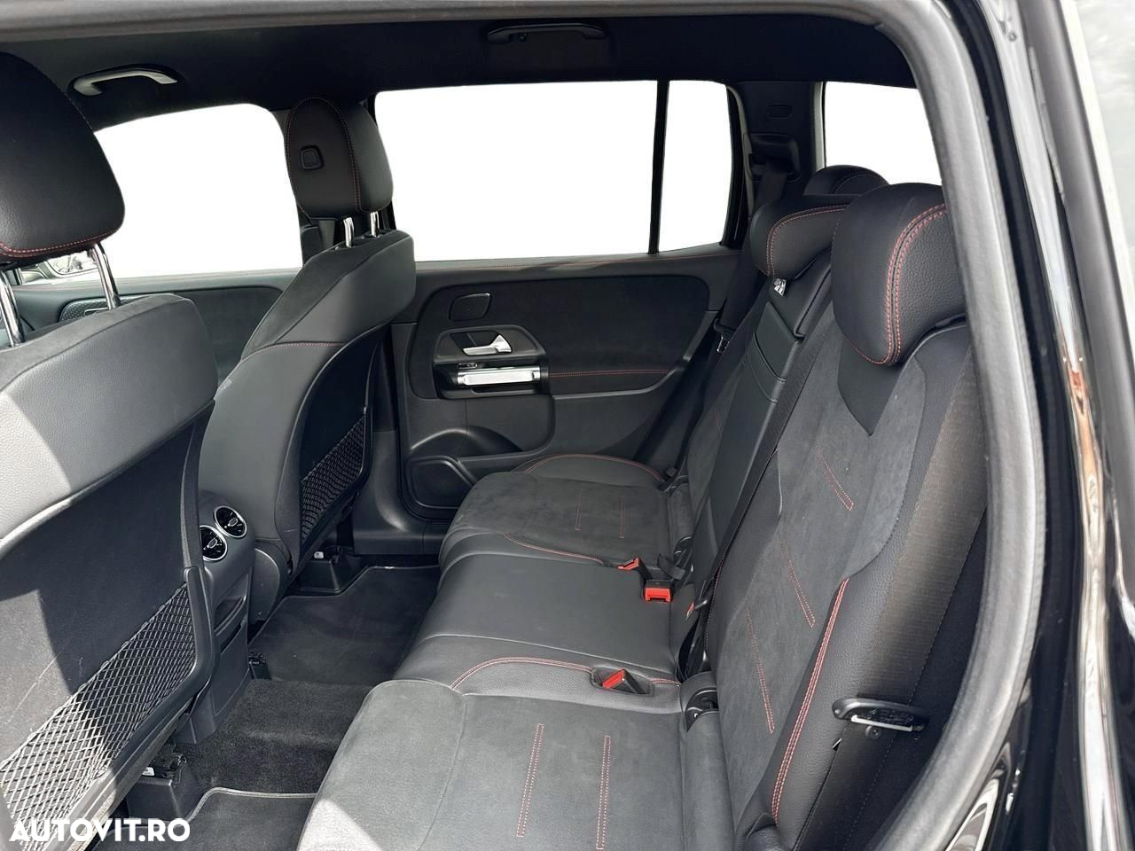 Mercedes-Benz GLB - 11