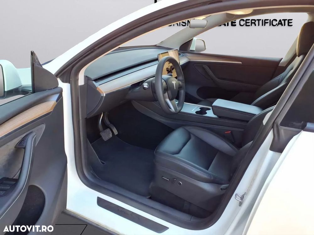 Tesla Model Y - 6