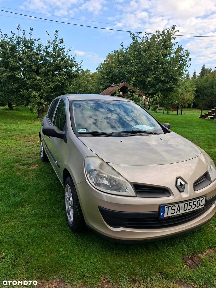 Renault Clio - 2