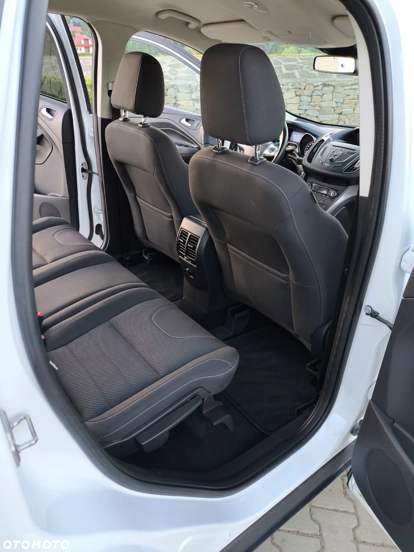 Ford Kuga 1.5 EcoBoost 2x4 Black & Silver - 28