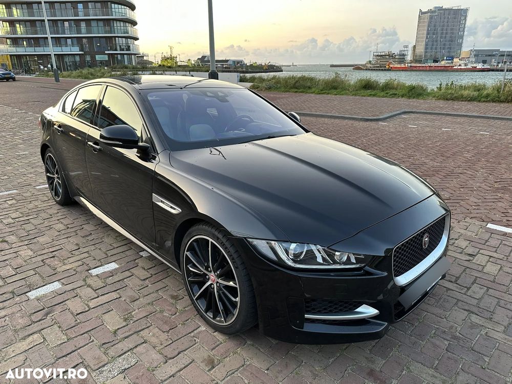 Jaguar XE 2.0 Portfolio - 14