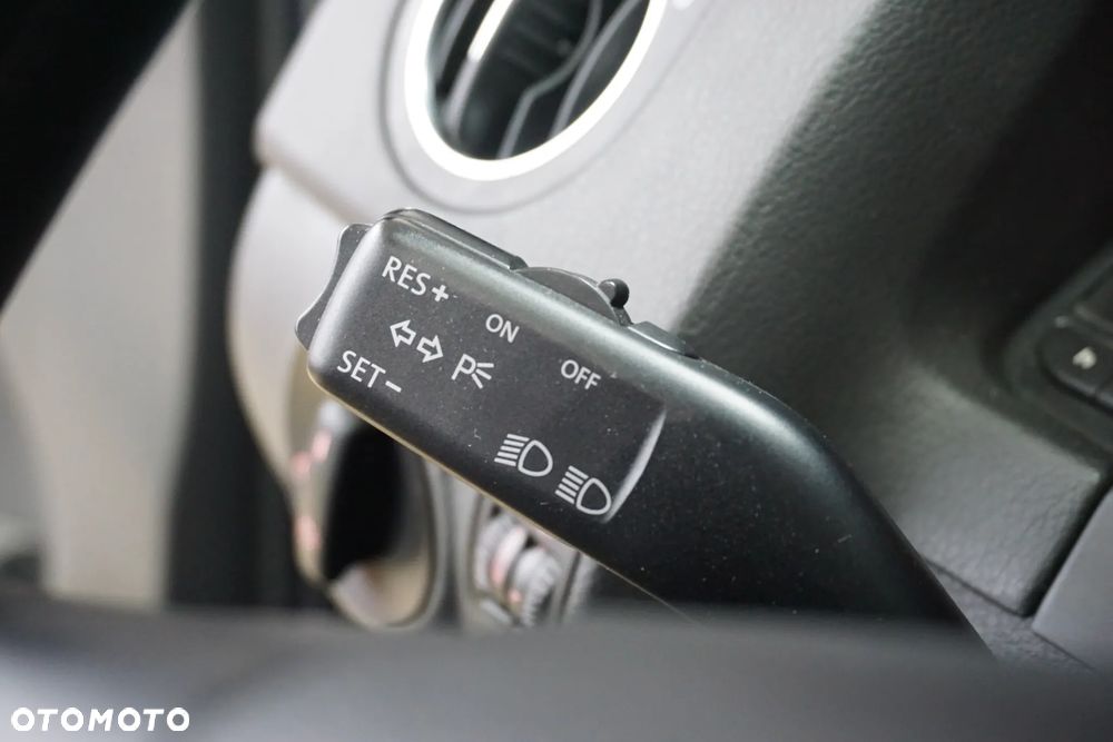 Volkswagen Golf Plus 1.9 TDI Tour - 25