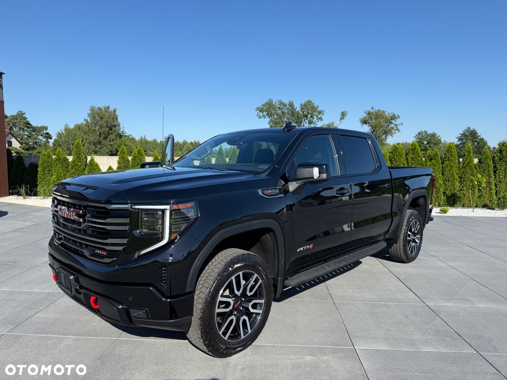 GMC Sierra - 2