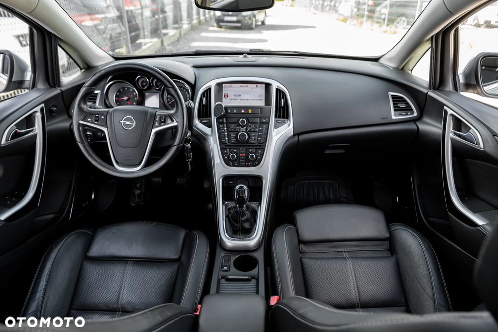Opel Astra 1.6 Turbo Sport - 25