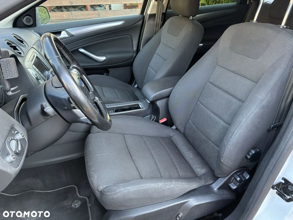 Ford Mondeo 2.0 TDCi Titanium - 17