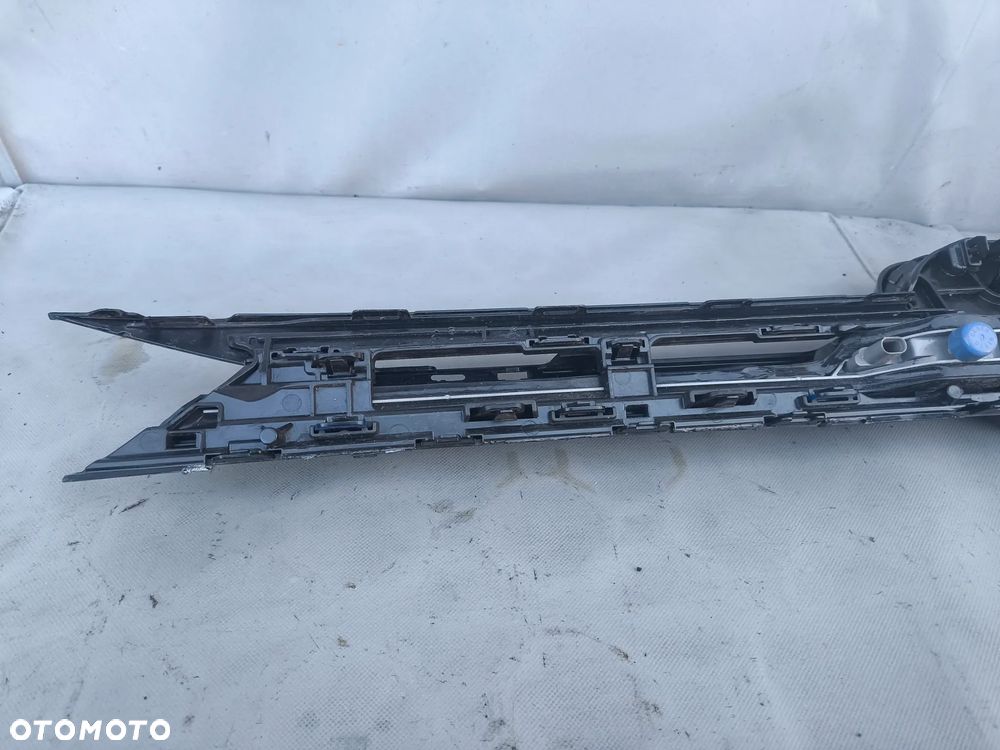 VOLKSWAGEN VW GOLF VIII LIFT ATRAPA GRILL LED 5H0853651BD - 4
