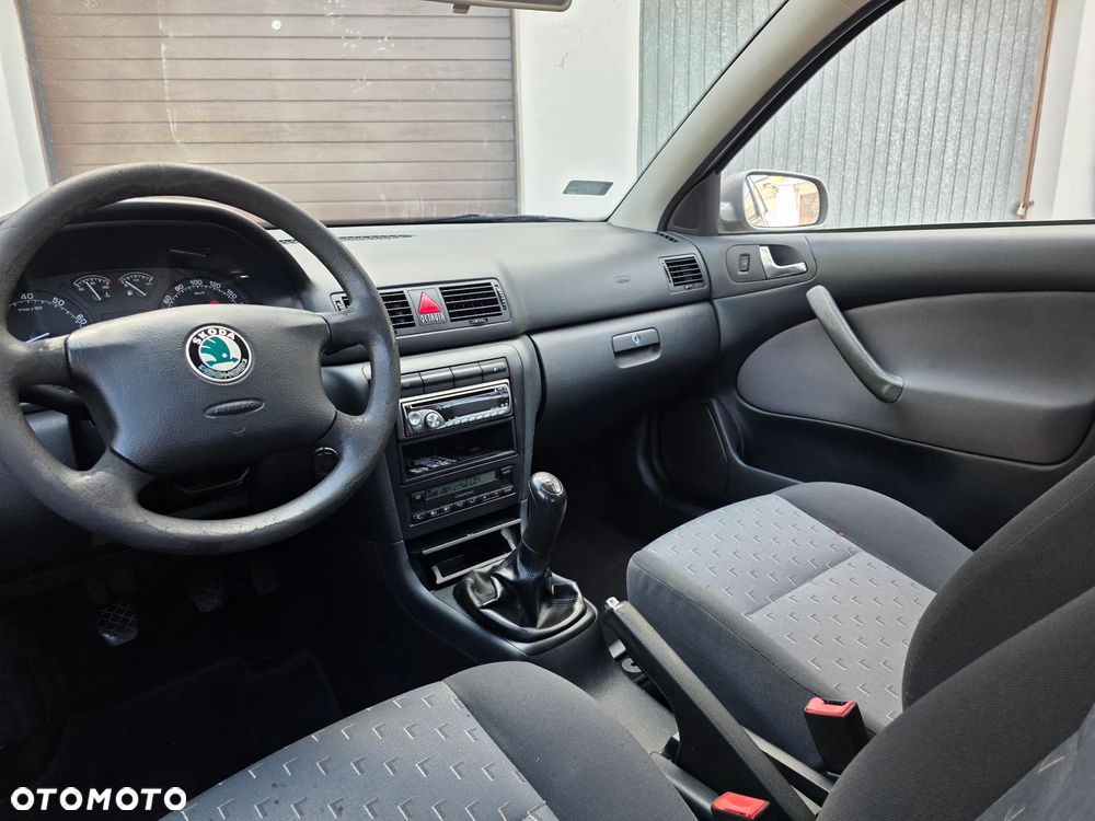Skoda Octavia 1.6 Elegance - 13