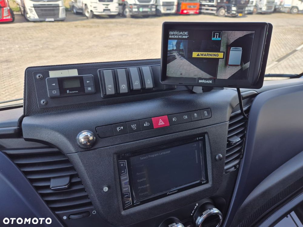 Iveco Daily 40 S 14 Forveda / CNG / BENZYNA / 10 MIEJSC / RAMPA / MIEJSCE DLA INWALIDÓW / KAMERY 360 / MOŻLIWOŚĆ 9 MIEJSC / WEBASTO / BEZWYPADKOWY - 22