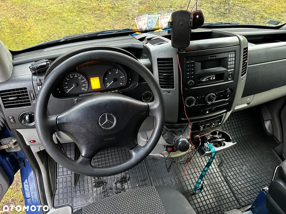Mercedes-Benz Sprinter - 13