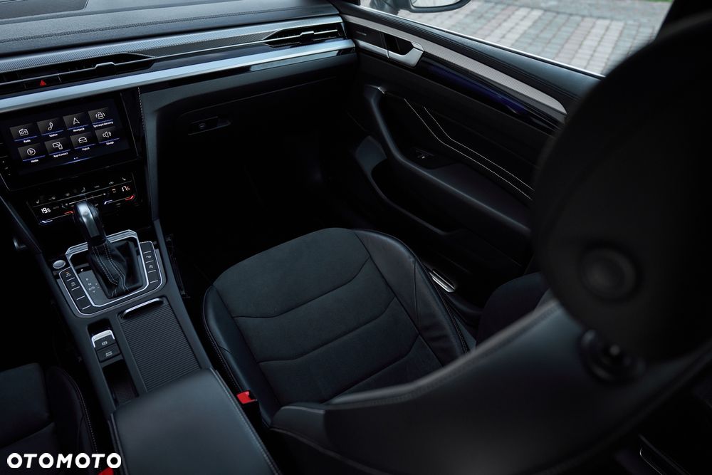 Volkswagen Arteon 2.0 TDI SCR DSG R-Line - 30