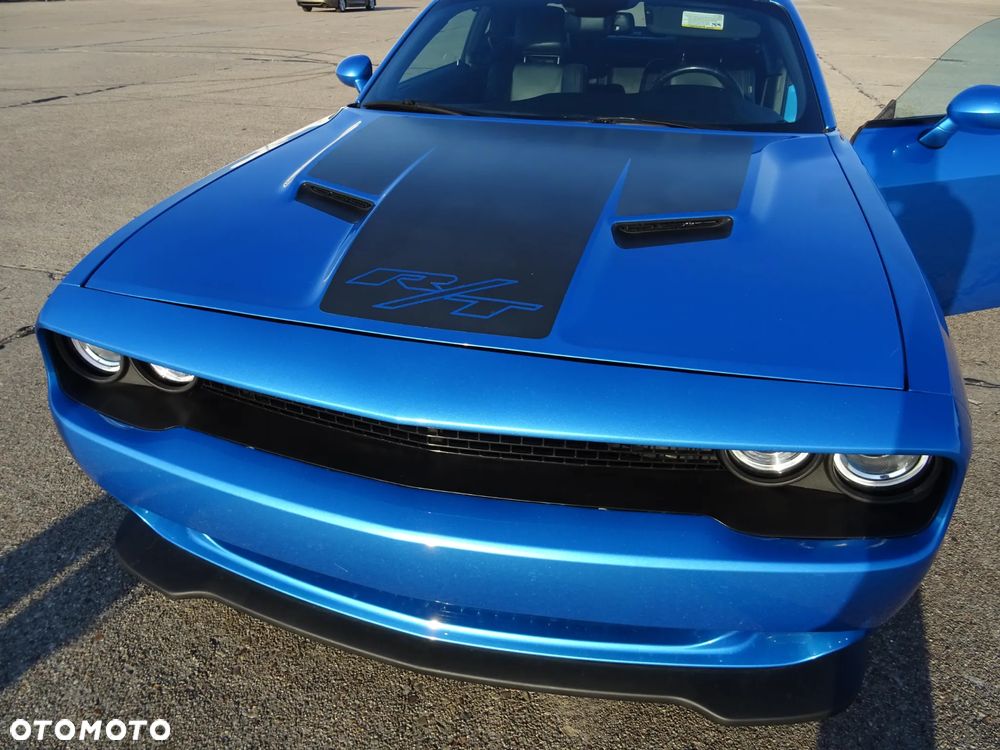 Dodge Challenger - 16