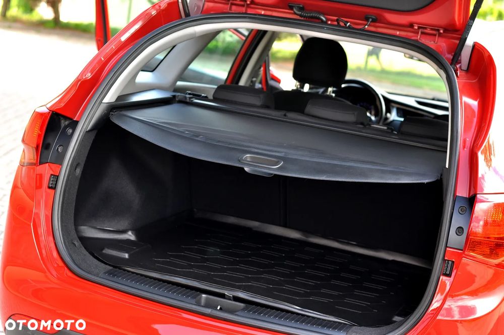 Kia Ceed 1.6 GDI M DCT - 17