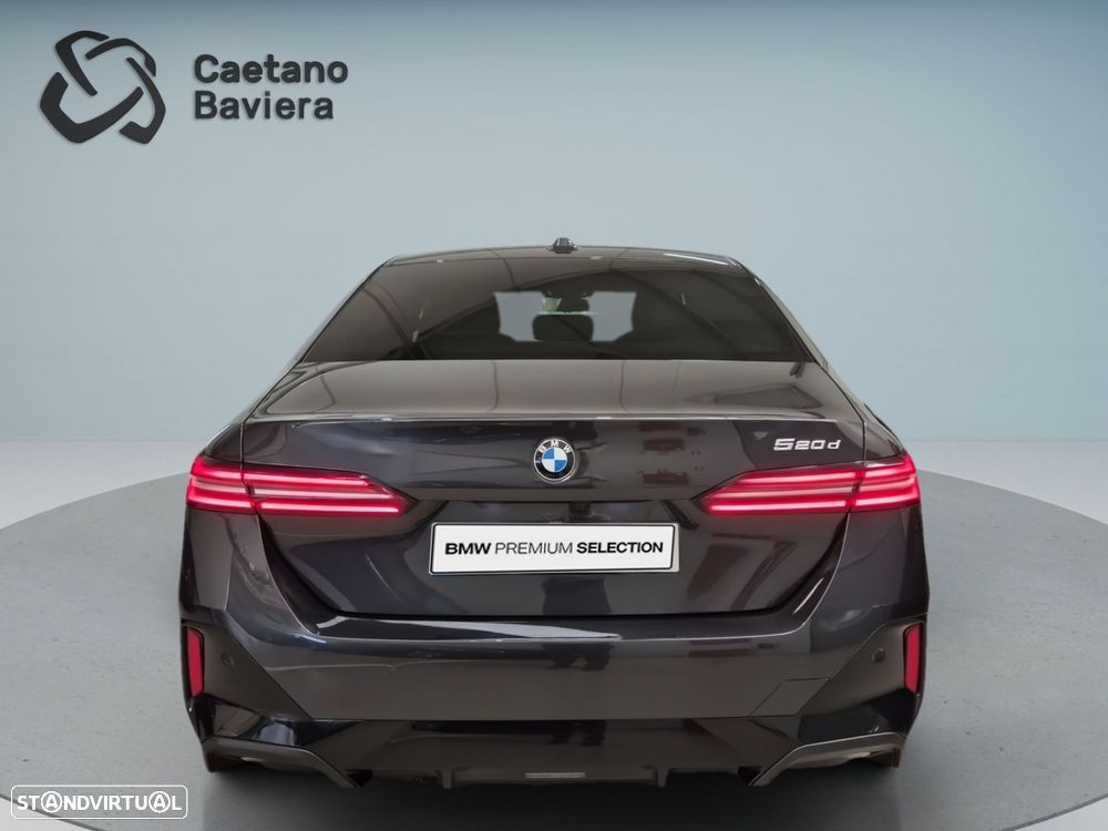 BMW 520 d Pack Desportivo M - 7