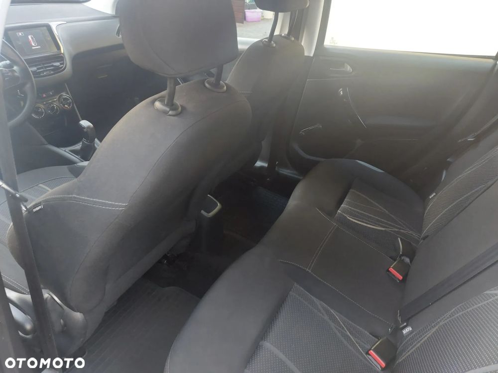 Peugeot 208 1.2 PureTech Active - 16