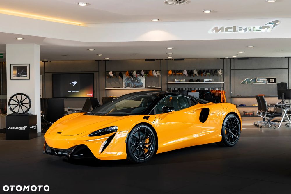 McLaren Artura - 2