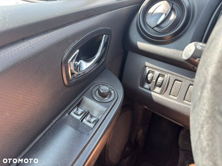 Renault Clio 1.2 16V 75 Expression - 6