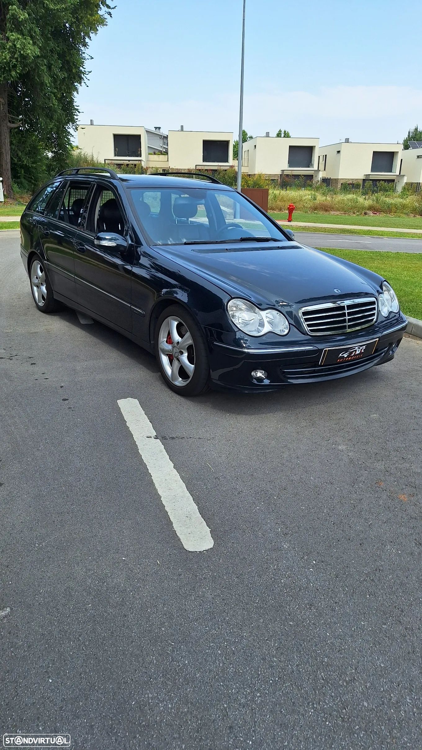 Mercedes-Benz 220 - 1