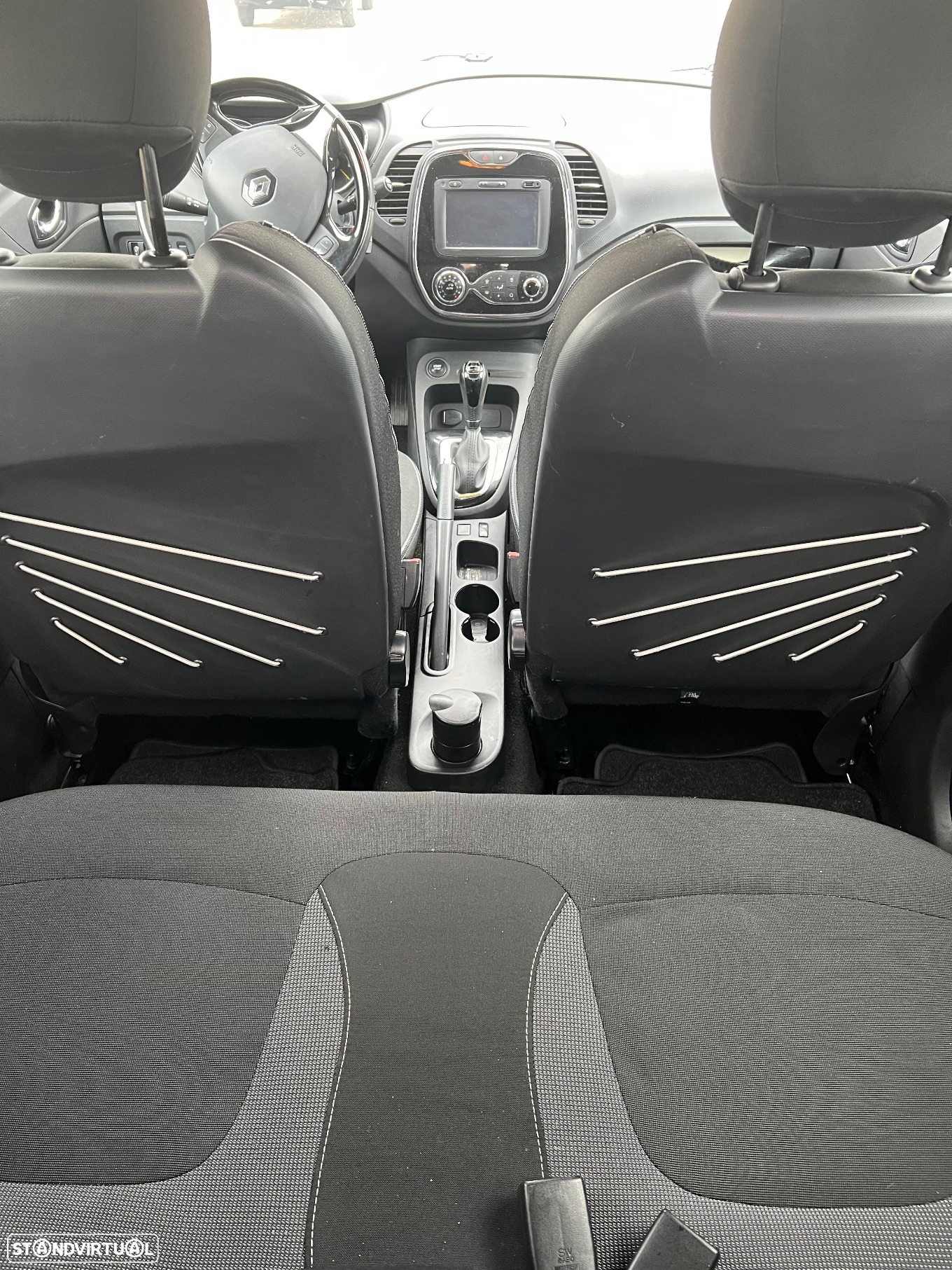 Renault Captur 1.5 dCi Exclusive EDC - 8