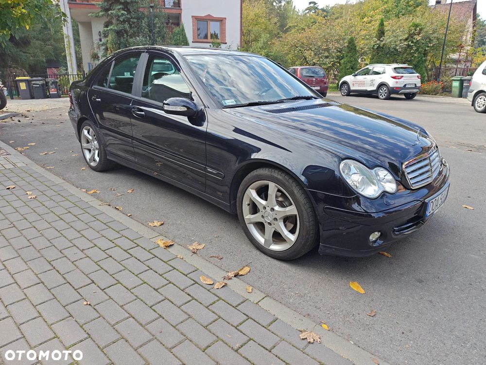 Mercedes-Benz C-Class 2005 photo 3