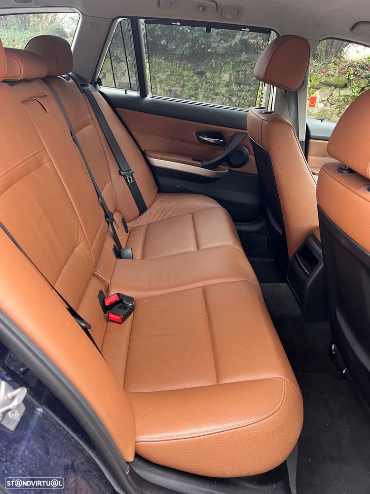 BMW 316 d Touring - 14