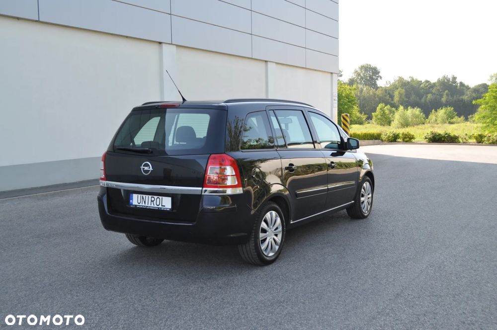 Opel Zafira 1.8 Family - 8