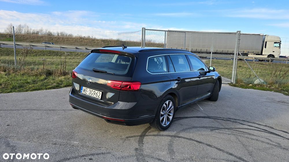Volkswagen Passat - 26