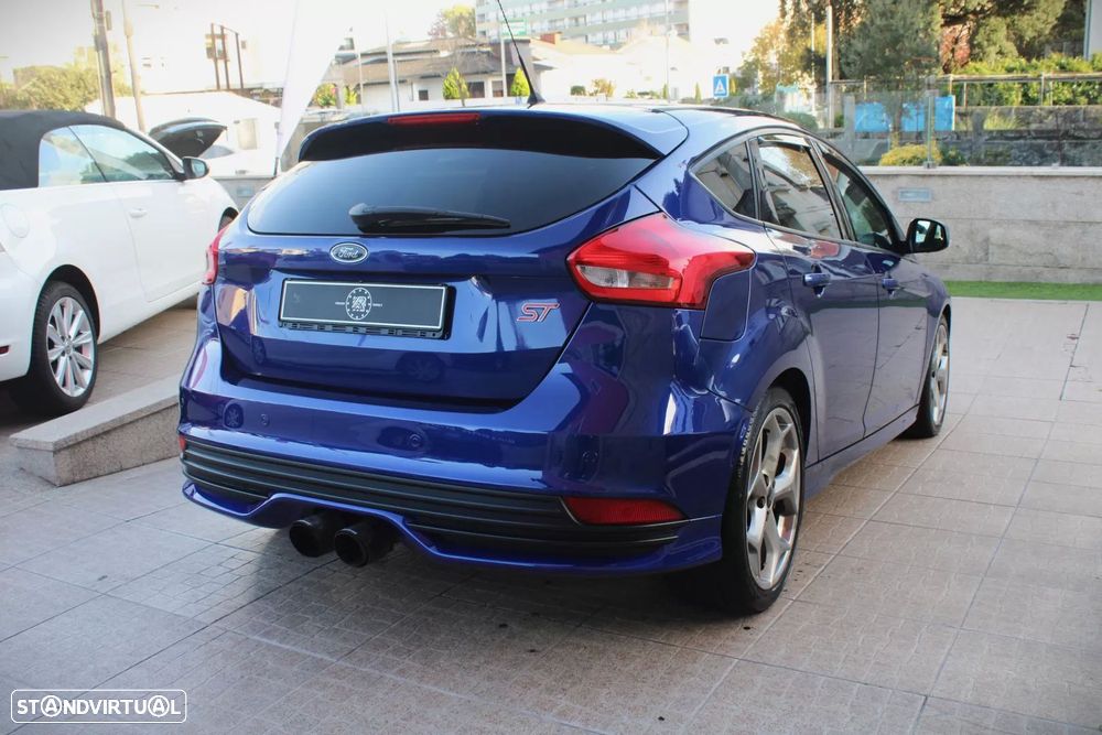 Ford Focus 2.0 EcoBoost ST - 4