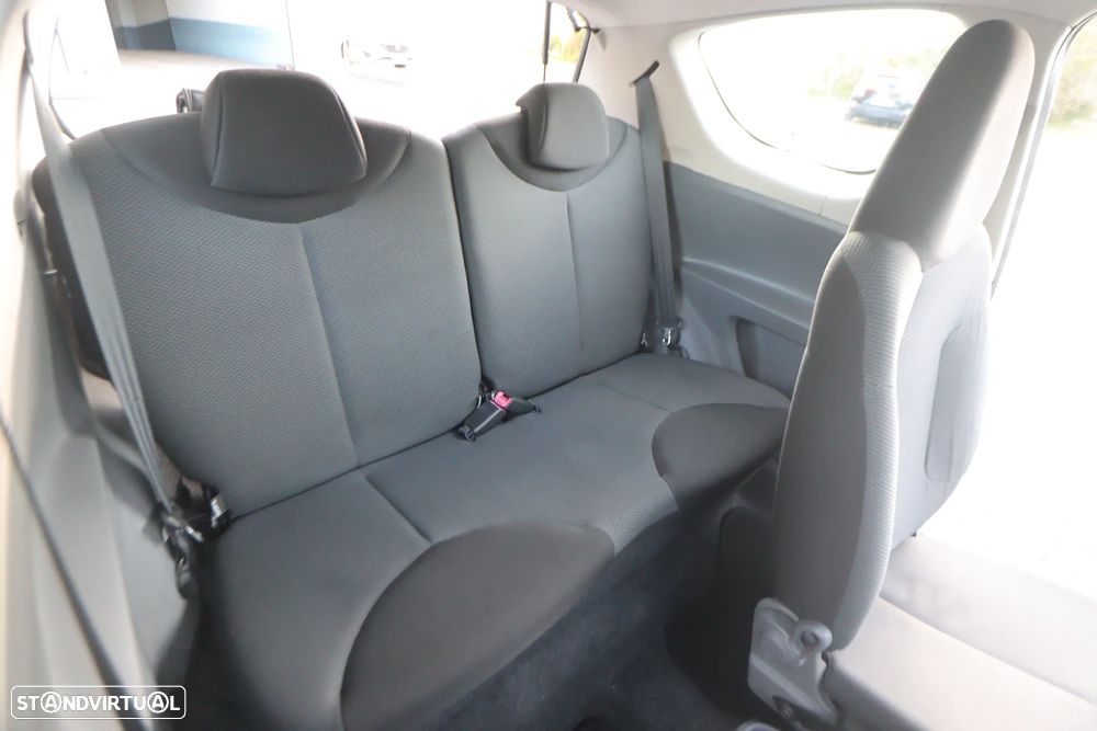 Toyota Aygo CoolBlue - 26