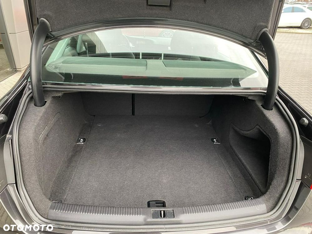 Audi A4 Limousine - 13