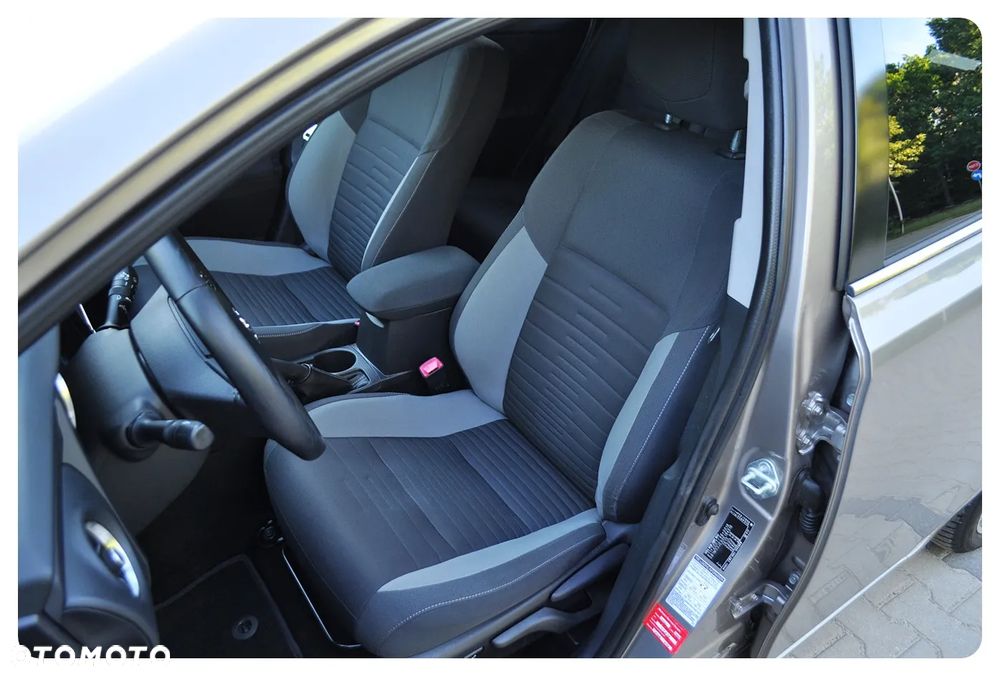 Toyota Auris 1.8 HSD Prestige NAVI - 24