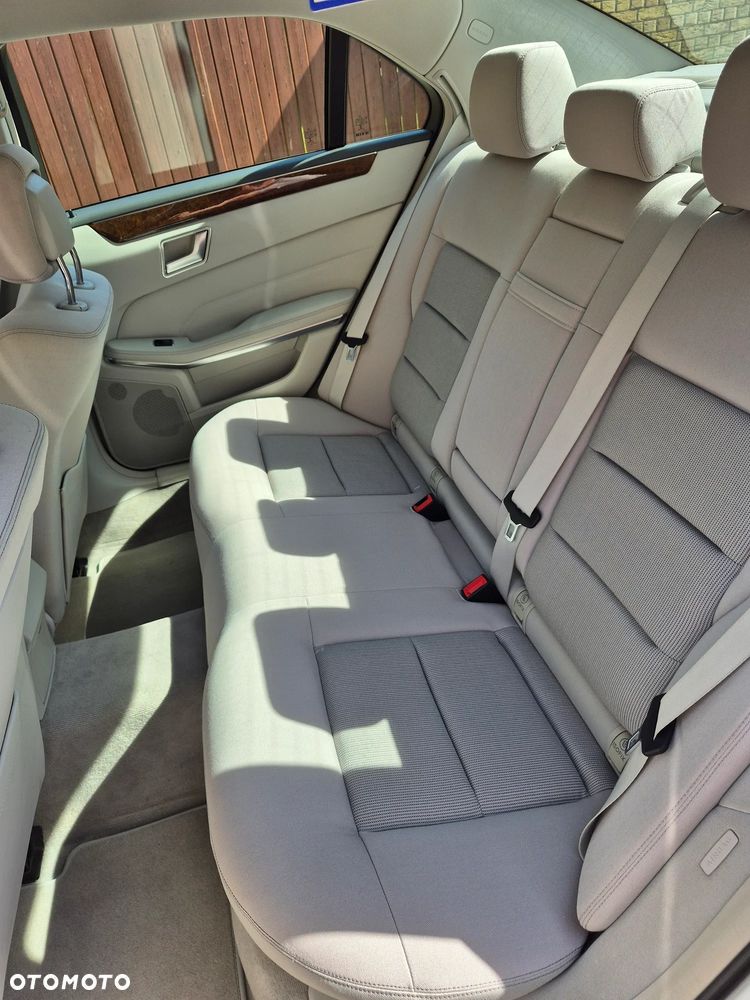 Mercedes-Benz Klasa E 200 BlueTEC 7G-TRONIC Elegance - 16