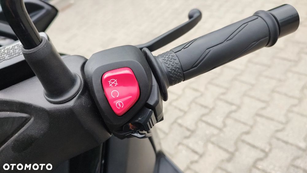 Yamaha X-max - 6