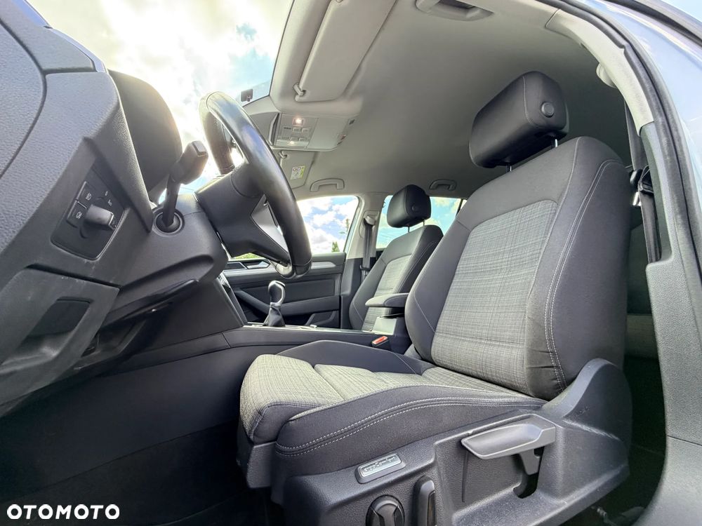 Volkswagen Passat - 15