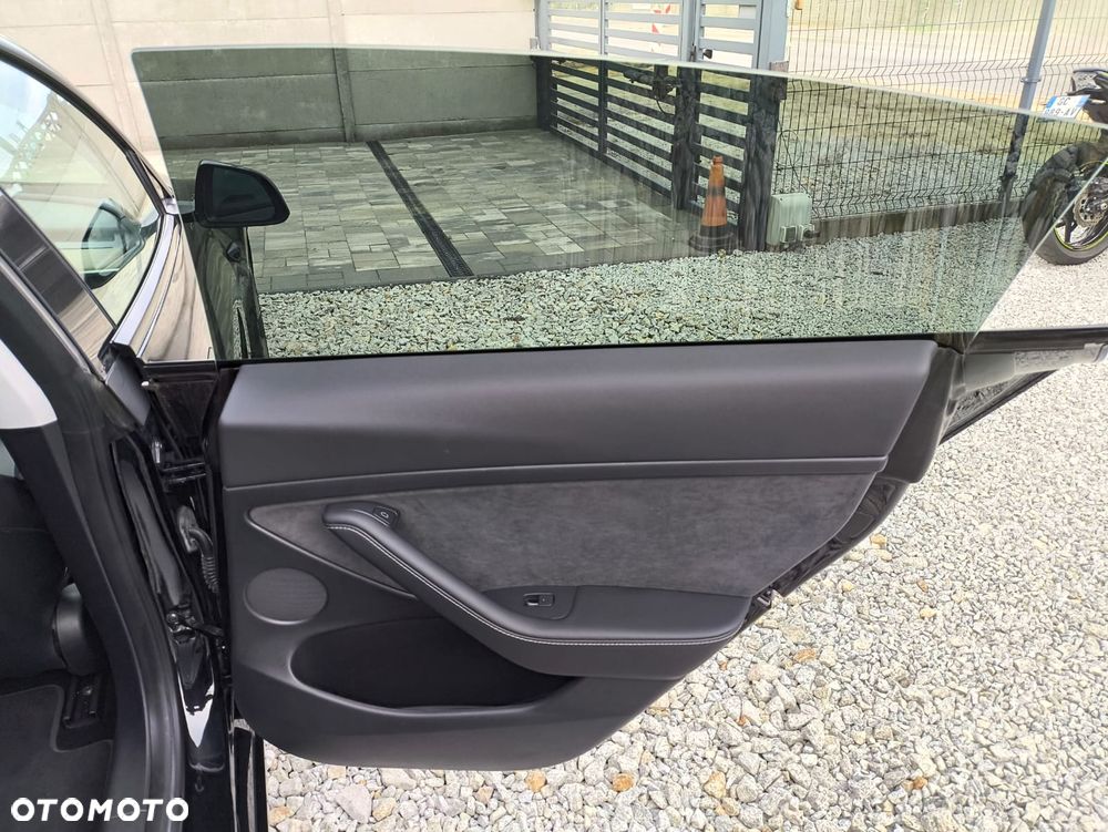 Tesla Model 3 Standard Reichweite Plus Hinterradantrieb - 24