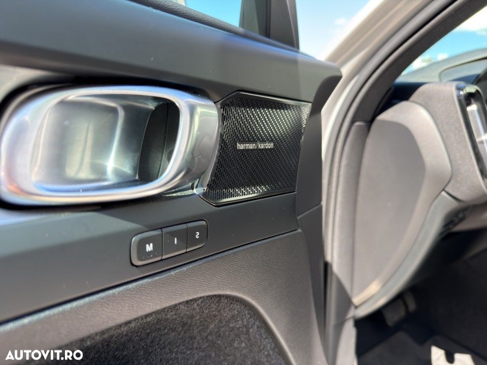 Volvo XC 40 - 18
