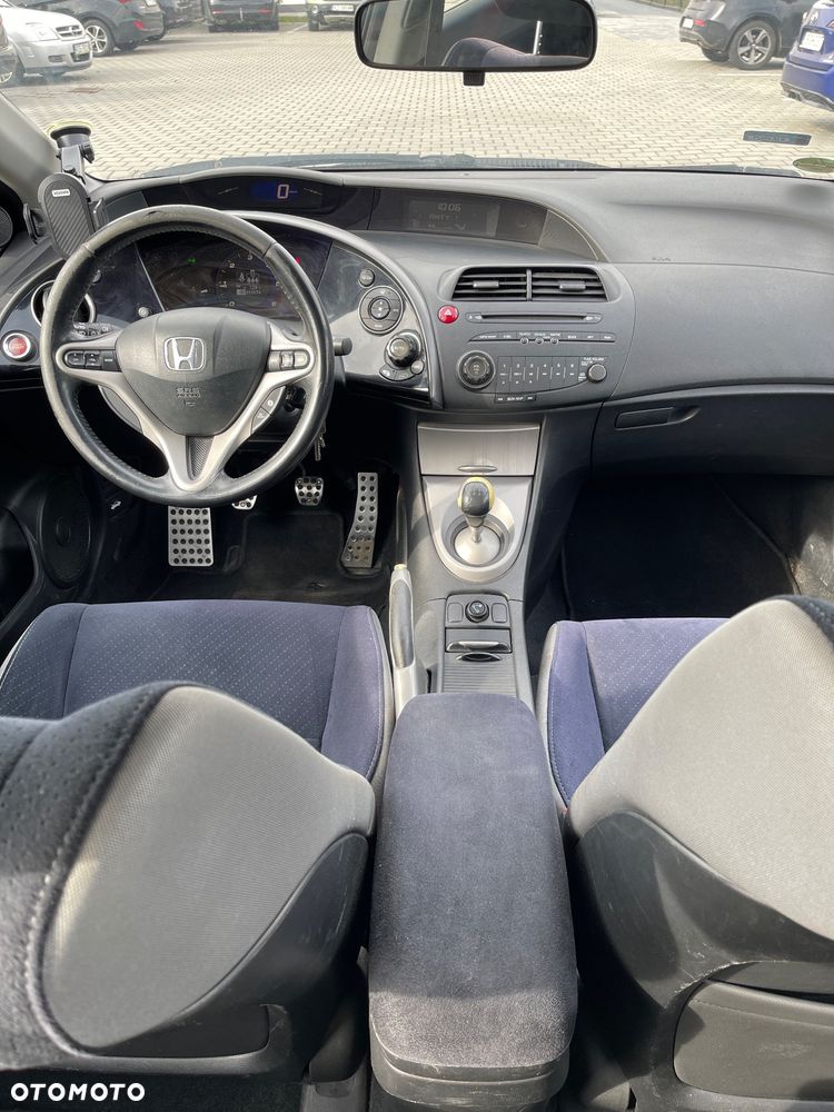 Honda Civic 2.2i-CTDi DPF Executive - 1