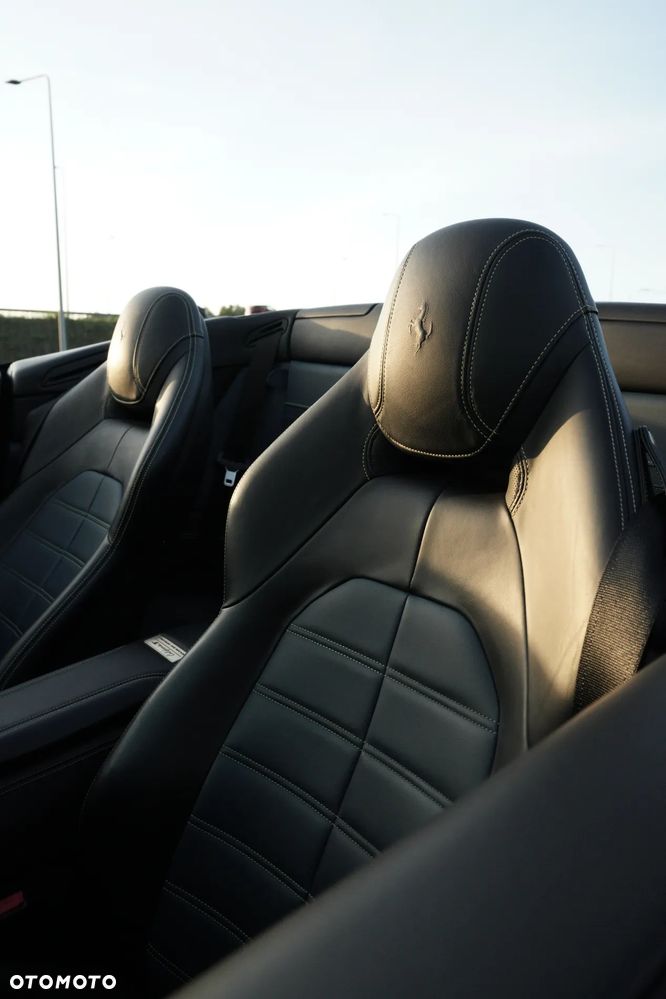 Ferrari California T - 32